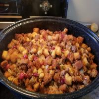 Cornbread/Sausage Dressing With Dried Cranberries_image