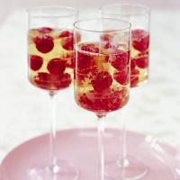 Elderflower & raspberry spritzer image