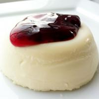 Panna Cotta with Berry Sauce_image