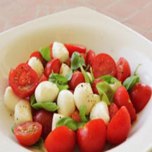 Mozzarella and Tomato Salad_image