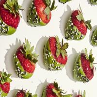 Matcha-Dipped Strawberries image