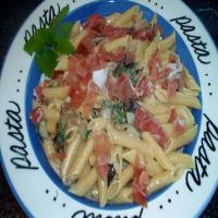 Penne With Oyster Mushrooms, Prosciutto, and Mint image