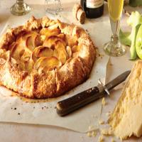 Apple Crostata with Cheddar Crust_image