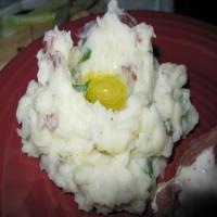 Mashed Red Skinned Potatoes With Scallions_image