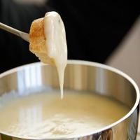 Classic Cheese Fondue with French Bread_image