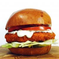 Buffalo Chicken Burger with Blue Cheese Ranch_image