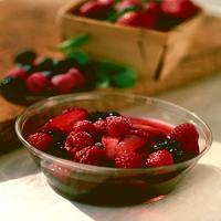 Berries with Kirsch with Mint_image