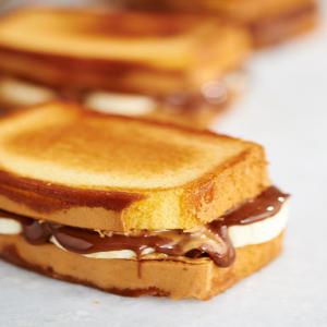 Chocolate PB&B Sandwich Recipe - (4.4/5)_image