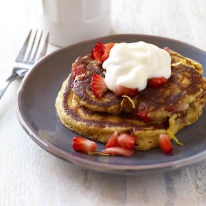 Whole wheat strawberry pancakes | Recipes | WW USA_image