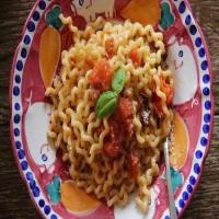 Fusilli Bucati Pasta with Fresh Tomato Sauce image