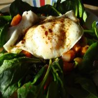 Sweet Potato, Bacon, Spinach Salad W/Fried Eggs_image