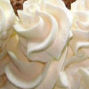 Whipped Cream Frosting_image