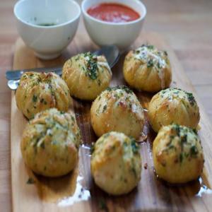 Bacon-Cheese Pizza Bombs_image