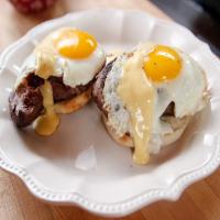 Steak and Eggs Benedict with Spicy Hollandaise_image