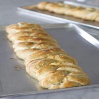 Braided Cheese-Onion Bread_image