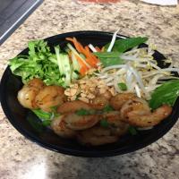 Vietnamese Lemongrass Shrimp Salad with Vermicelli - Bun Tom Xao image