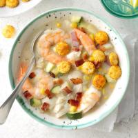 Seafood Chowder with Seasoned Oyster Crackers image