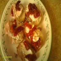 Sundried tomato, goat cheese crostini_image
