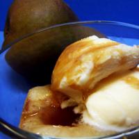Roasted Pears With Brown Sugar and Vanilla Ice Cream_image