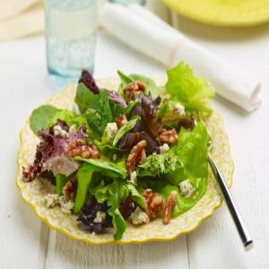 Green Salad with Brown Butter Walnut Vinaigrette_image