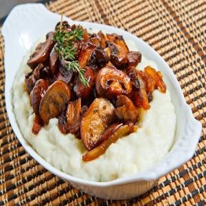Blue Cheese Mashed Potatoes topped with Caramelized Onions and Mushrooms_image