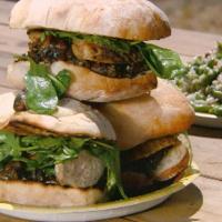 Grilled Chicken Sandwich with Grilled Mushroom Vinaigrette_image