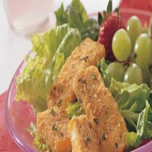 Mixed Greens with Fried Cheese_image