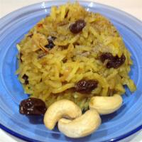 Saffron Rice with Raisins and Cashews image