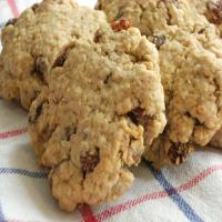Old-Fashioned Oatmeal Raisin Cookies_image