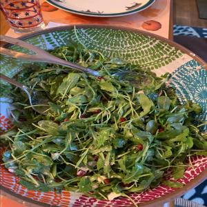 Arugula Salad with Goat Cheese and Pomegranate_image