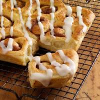 Frosted Cinnamon Rolls_image
