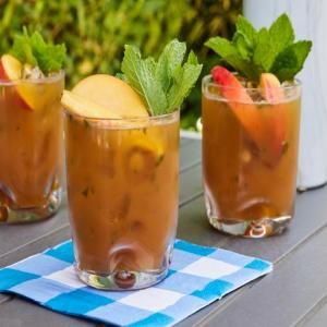Peach and Muddled Mint Tea Punch_image