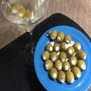 Blue Cheese-Stuffed Olives_image
