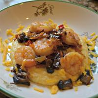 Shrimp and Cheesy Grits with Bacon_image