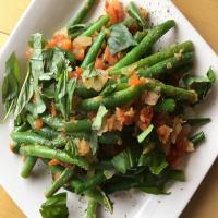 Green Beans Braised with Tomatoes and Fresh Basil_image