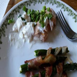 Baked Salmon W/ Horseradish Sauce_image