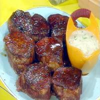 Filet of Beef Steaks with Horseradish Sauce_image