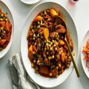 Lamb Shanks With Apricots and Chickpeas image