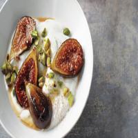 Honey-Caramelized Figs with Yogurt image