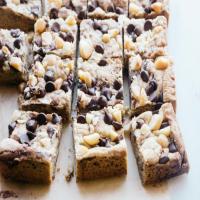 Butterscotch Blondies with Macadamia Nuts and Chocolate_image