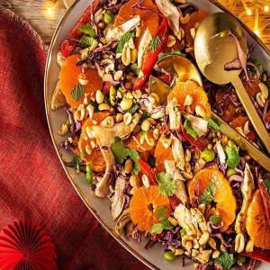Zingy clementine, turkey & peanut salad_image