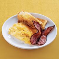 Cheddar and Egg Grits image