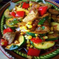 Carne de Puerco con Calabacitas y Elote (Pork Sirloin With Zucchini & Corn) Recipe - (4/5)_image
