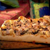Greek Pizza with Chicken, Feta and Olives with Mixed Cherry Tomato Salad_image