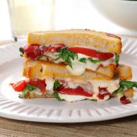 Grilled Goat Cheese & Arugula Sandwiches_image