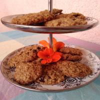 Secret Ingredient Moist and Chewy Oatmeal Cookies_image