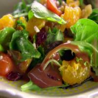 Tossed Salad and Raspberry Vinaigrette_image
