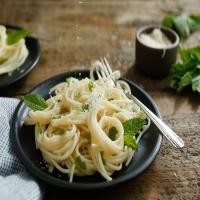 Pasta With Mint and Parmesan_image