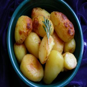 Browned Potatoes With Roast_image