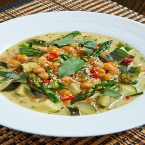 Asparagus, Zucchini and Chickpea Green Curry Recipe_image